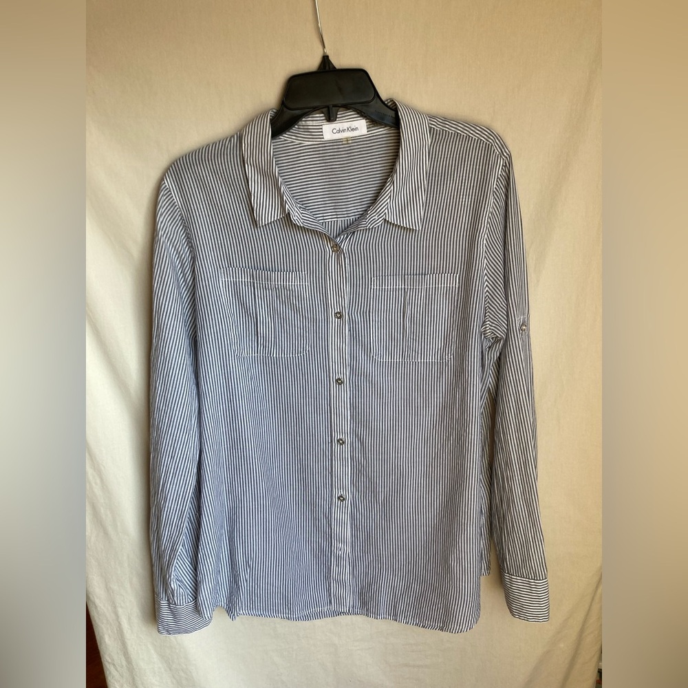 Calvin Klein Women’s Gray Striped Shirt (Large)